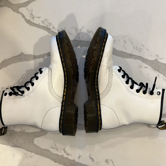 Dr Martens leather boots with Bouncing Soles - Picture 3 of 5